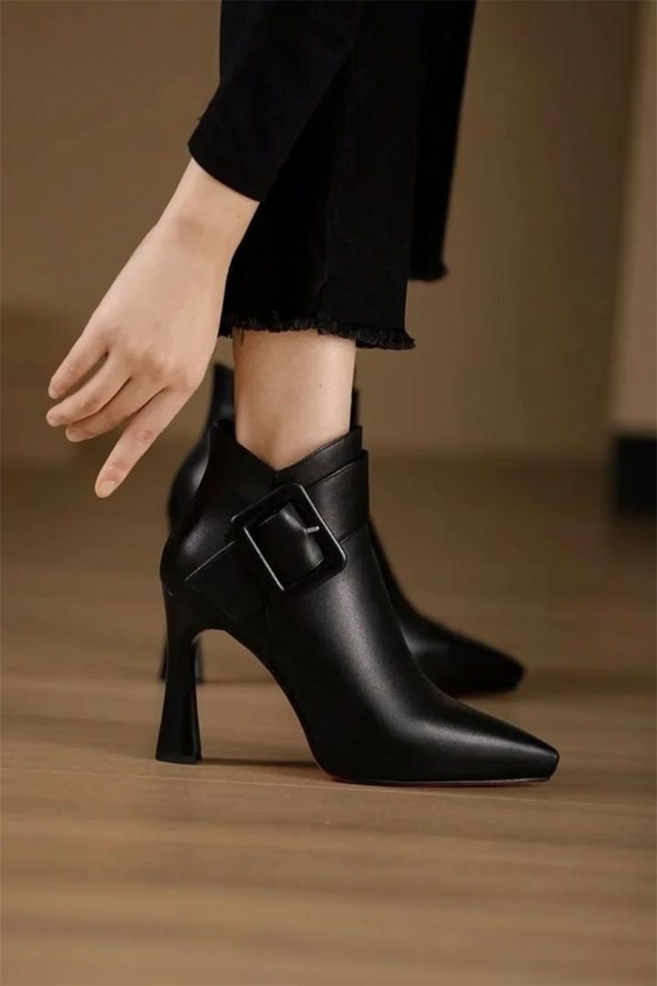 AVELINE LAAGLAARZEN MET GESP